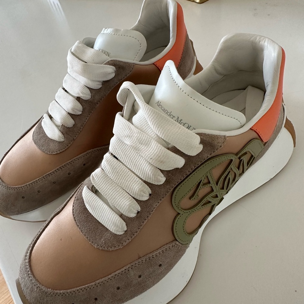 Alexander McQueen sneakers gently worn size 39